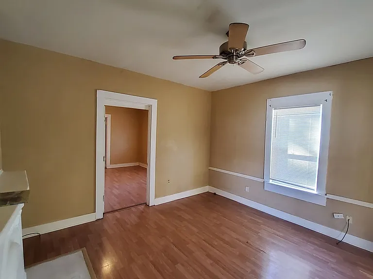 2917 Yale Ave — Photo 3