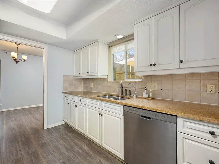 11918 Hornsby St — Photo 17