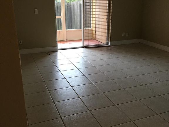 5th image of 2868 Somerset Park Dr APT 102