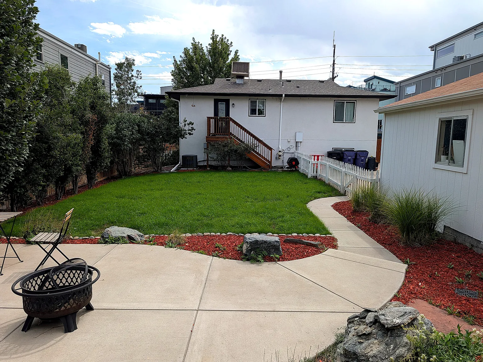 4 bed, 1850 sqft, $3,975 — Photo 2