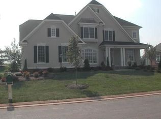 8216 Roxborough Loop, Gainesville, VA 20155