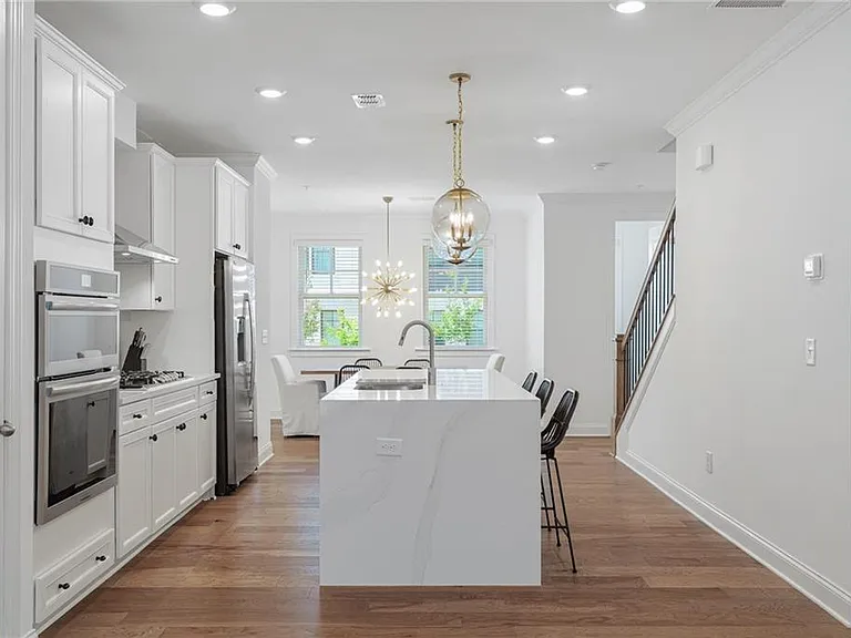 6543 Beacon Dr — Photo 12