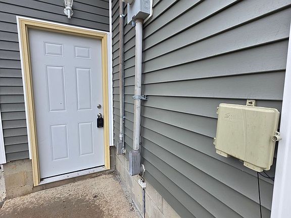 2nd image of 714 S 6th St #3