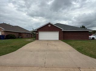 2401 N Glenwood Dr #2401, Stillwater, OK 74075