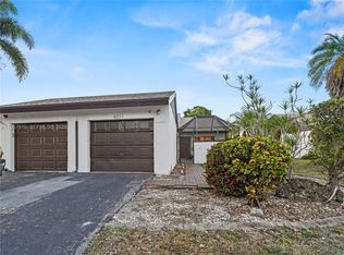 9311 Wedgewood Dr #A-19, Tamarac, FL 33321