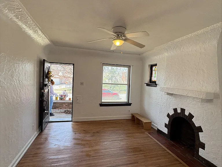 6014 Arendes Dr — Photo 2