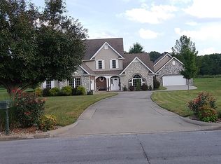 2180 E Meadow Dr, Bolivar, MO 65613