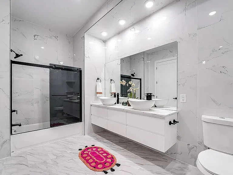 Crystal Cambridge — Photo 10
