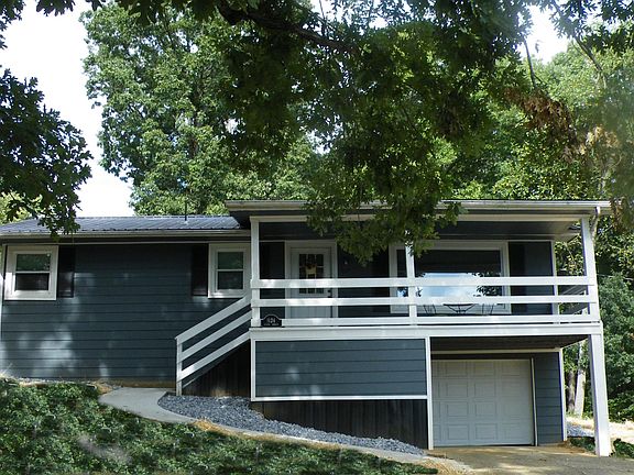 Large secluded lot with gentle mountain breeze present much of the time.