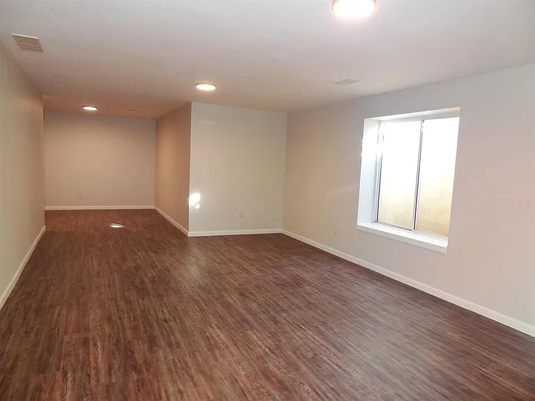 8403 E Zimmerly St — Photo 12
