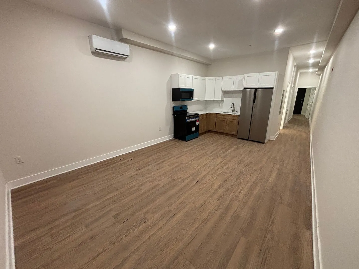 Luxury 2-Bedroom Apartment — Photo 2