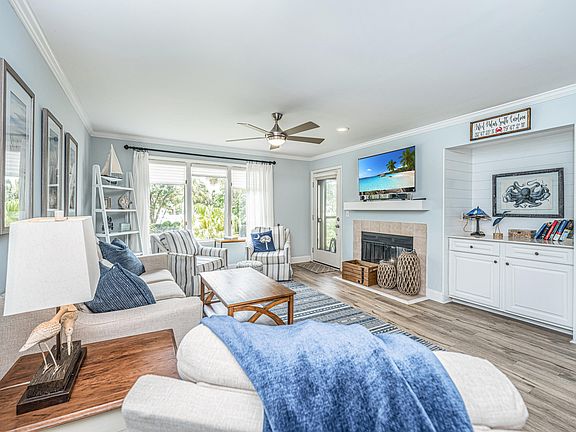 5th image of 405 Yacht Harbor Ct #405