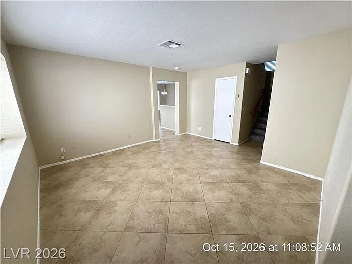 3 bed, 2.5 bath, 1470 sqft, $2,037 — Photo 2