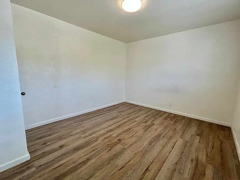 147-175 S Ann St — Photo 17