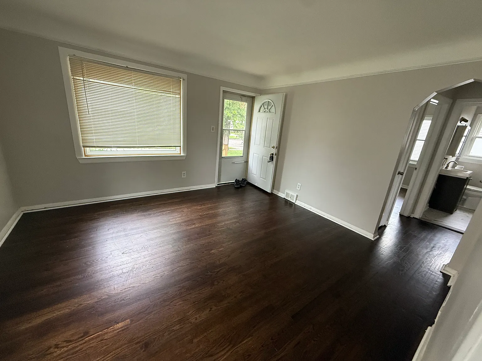 4 bed, 1000 sqft, $1,700 — Photo 4