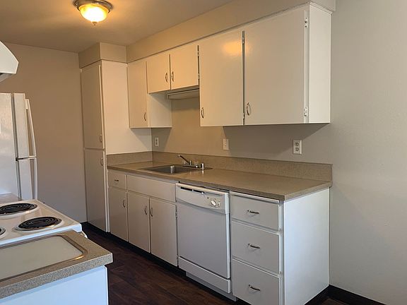 3rd image of 2605 T St APT 9