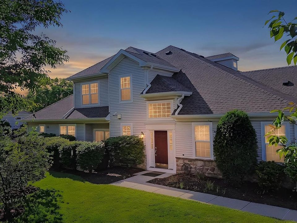 1st image of 1 Wiltshire Dr