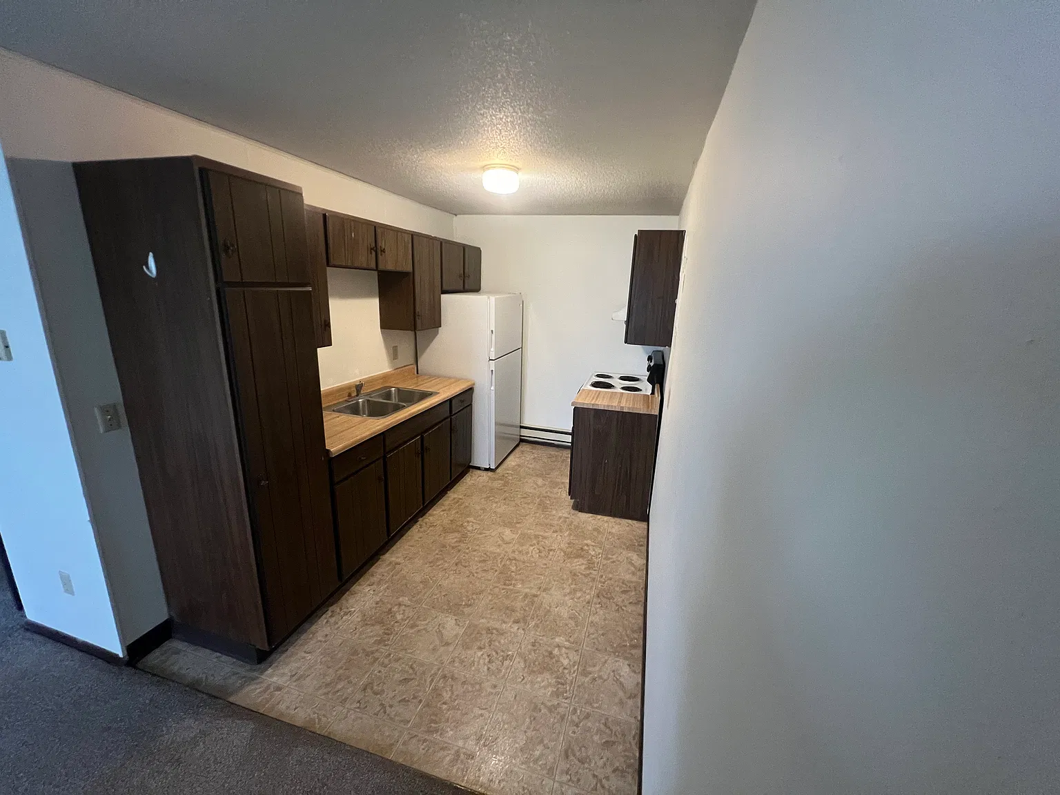 2 bed, 600 sqft, $825 — Photo 1
