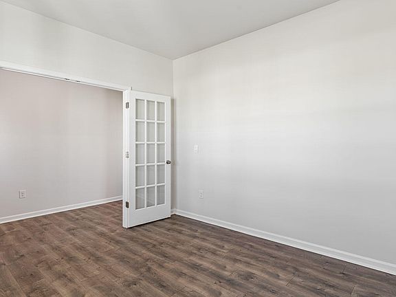 5th image of 1325 Lansdowne Dr #429