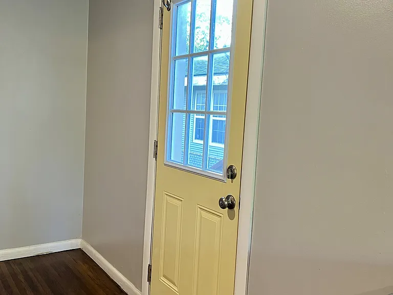 107 N Gillette Ave — Photo 36