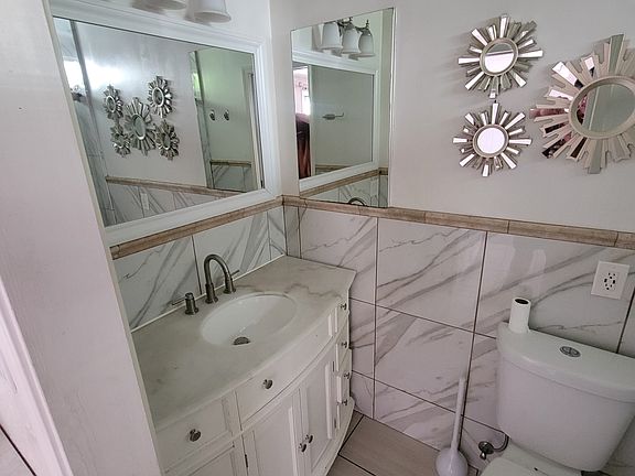 5th image of 120 Highland Ave #1