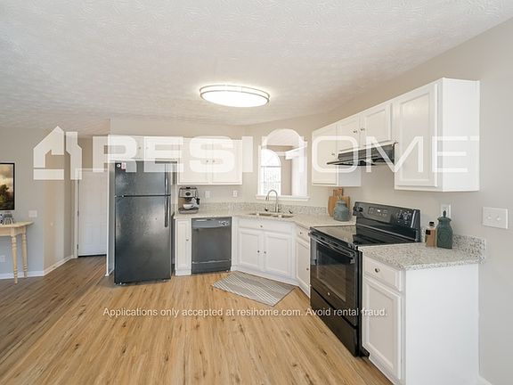 2nd image of 505 Gardinia Dr