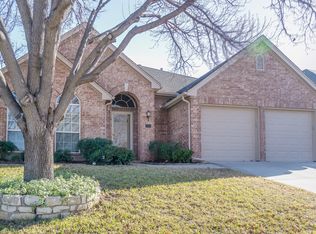1648 Knoll Ridge Cir, Corinth, TX 76210