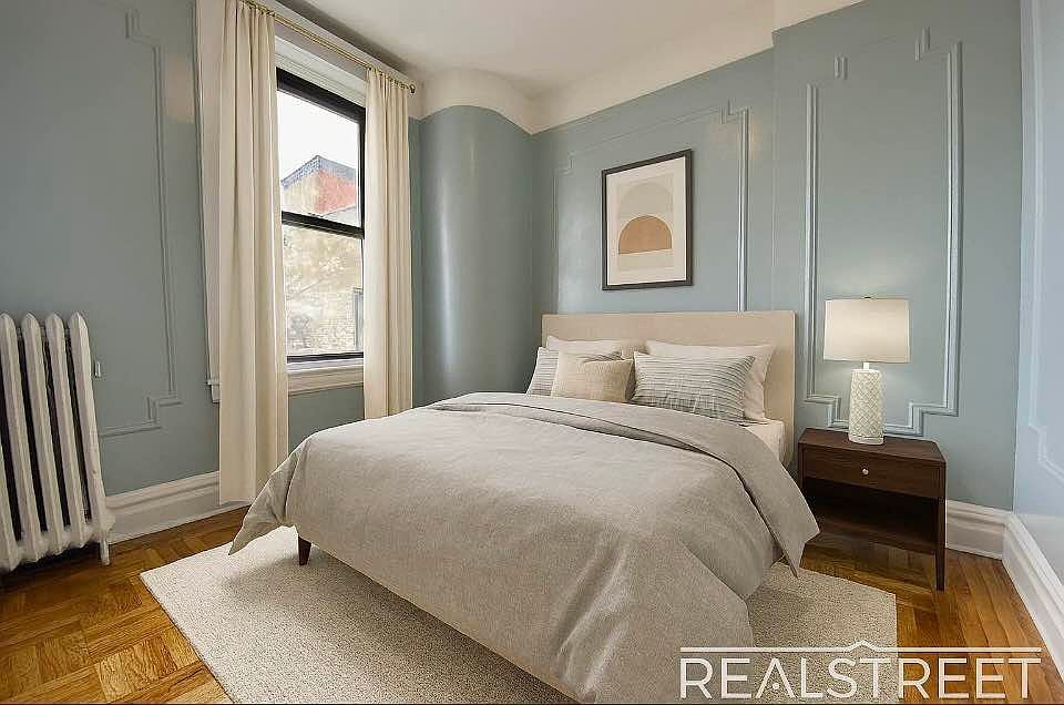 2nd image of 312 S 3rd St APT 4