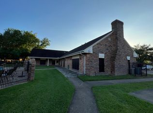 6444 Bankside Dr, Houston, TX 77096