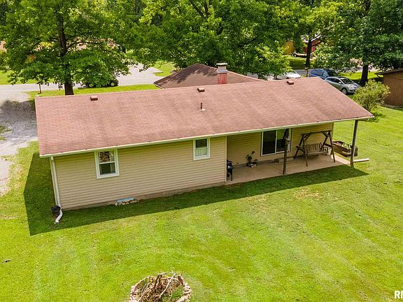 5th image of 303 Woodriver Dr