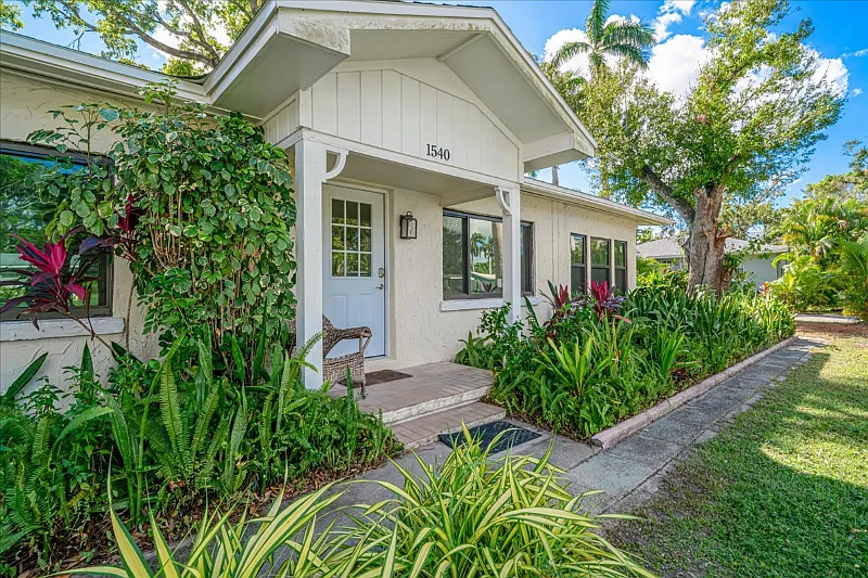 Updated 3BR/2BA Home in Coconut Grove | Yard + W/D — Photo 2