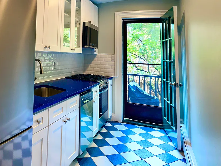 407 Pacific St #1 — Photo 9