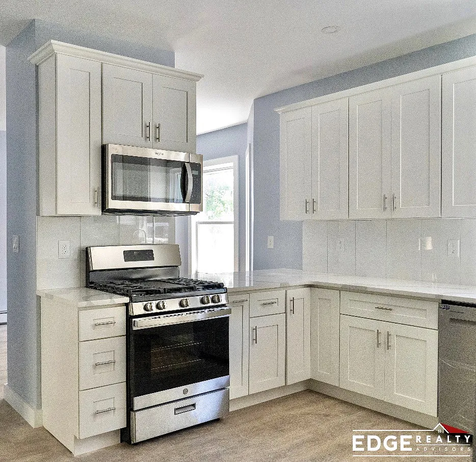 6 bed, 3.0 bath, $6,000 — Photo 2