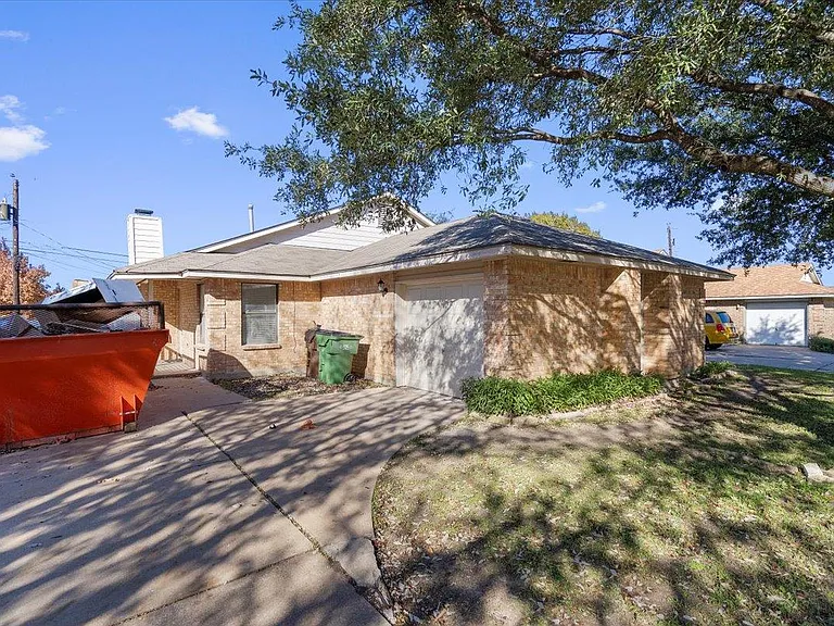 1312 Zephyr Ln — Photo 2
