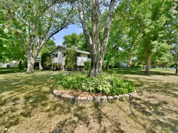 801 Maywood Dr, Saint Cloud, MN 56303