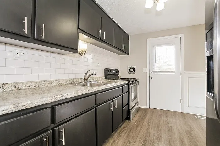 9381 Loralinda Dr — Photo 7