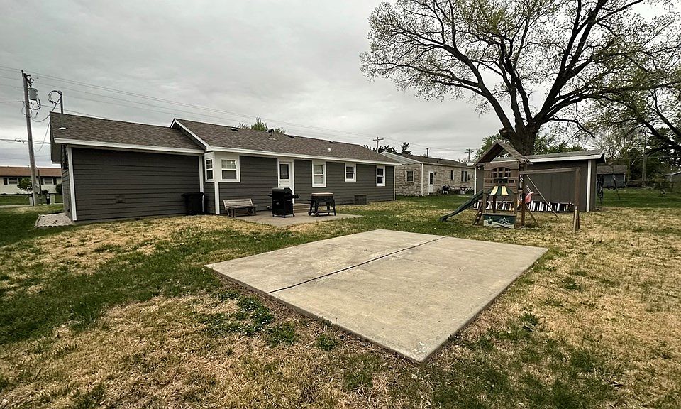 2nd image of 2622 P St