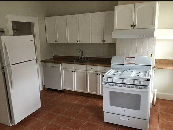3rd image of 49 Copeland St #3