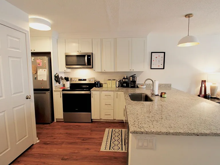 1380 Hunters Rd #I — Photo 3