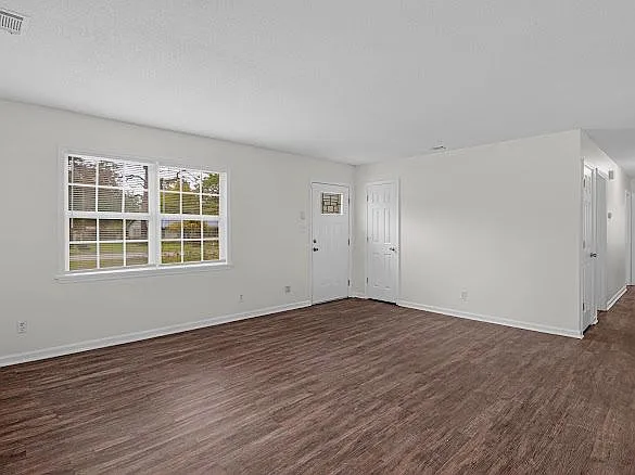 509 Ashmore Rd — Photo 3