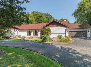 645 Arrowhead Dr, Orange, CT 06477