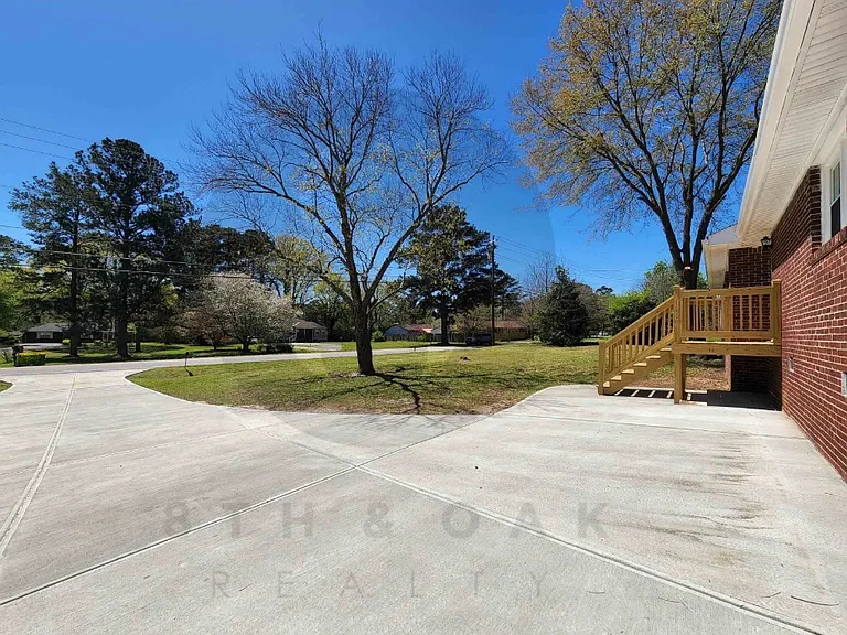 2602 Lake Harbin Rd — Photo 4
