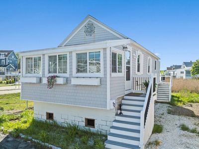 12 Moreland Ave, Hull, MA, 02045