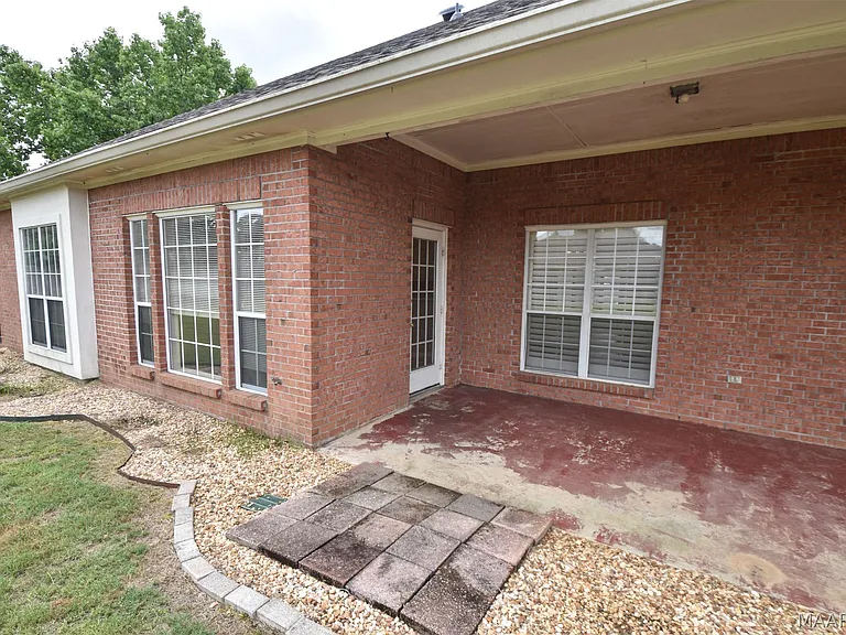 1691 Rambling Brook Ln — Photo 10