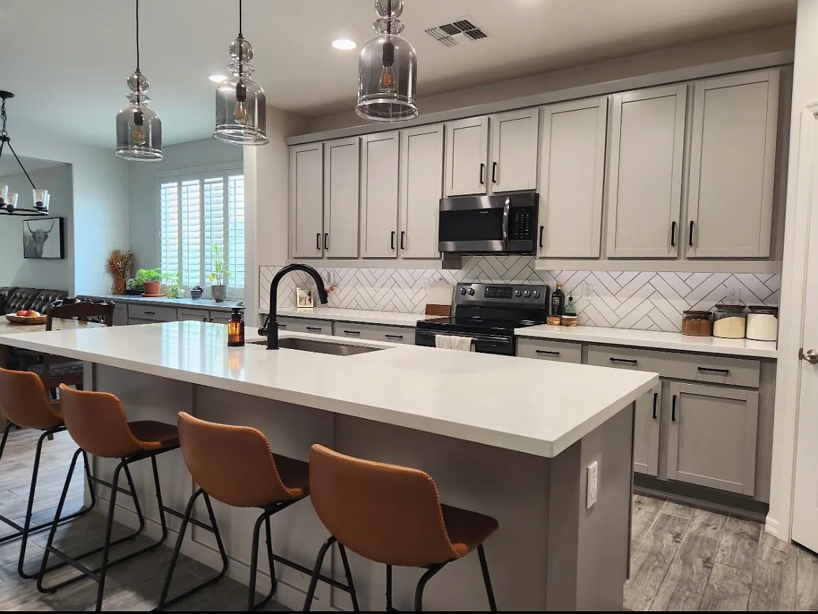 3 bed, 1950 sqft, $2,550 — Photo 3