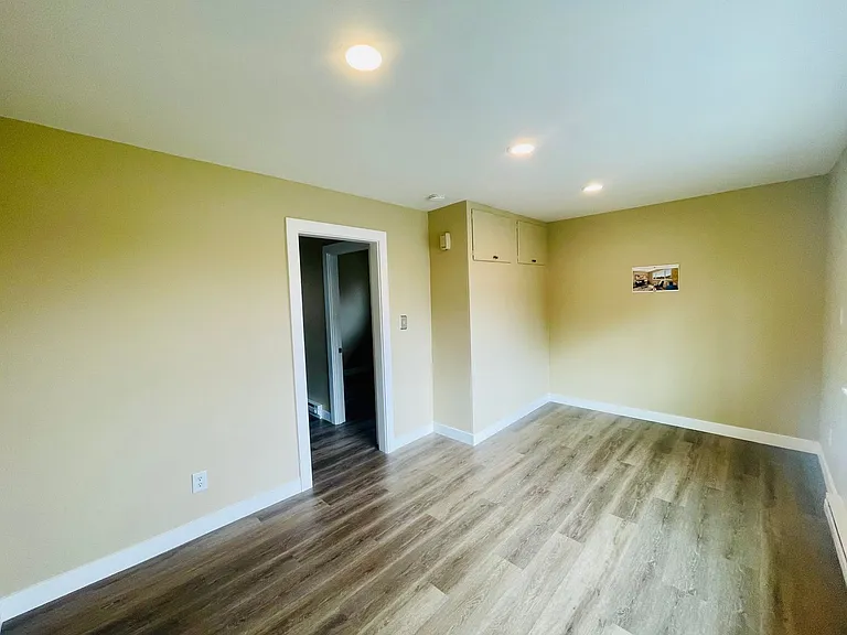 3630 1/2 Lombard Ave — Photo 7