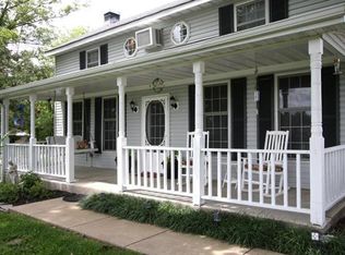 32 Lloyd Ln, Winfield, MO 63389