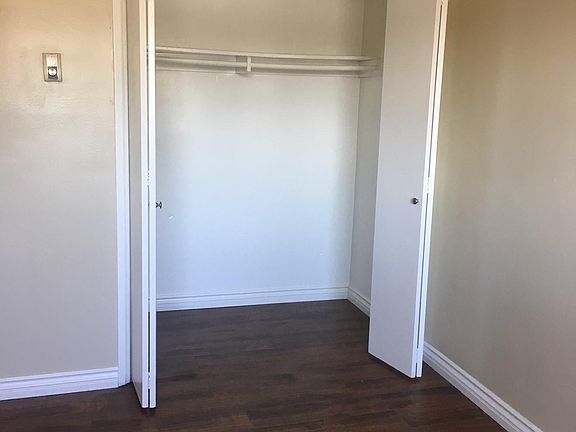5th image of 223 W Queen St