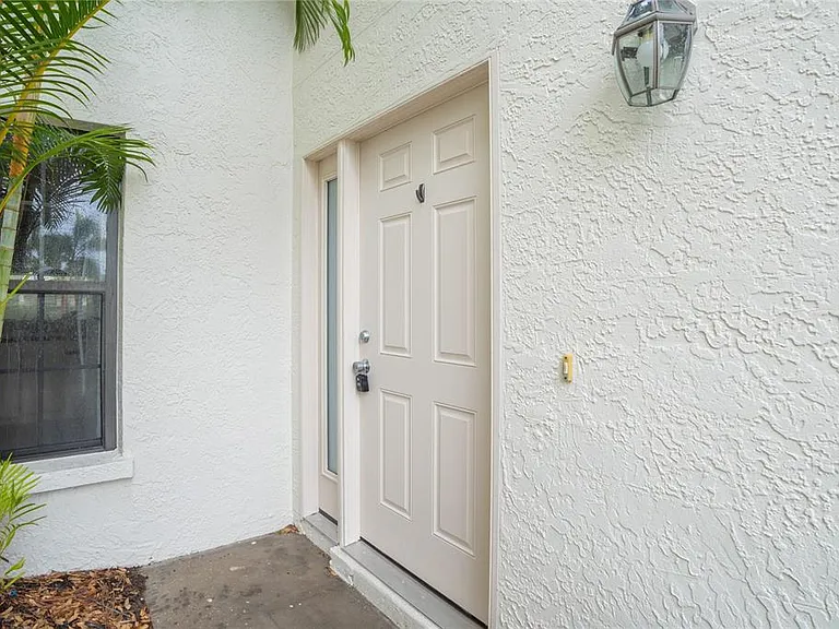 4717 Winslow Beacon #7 — Photo 2