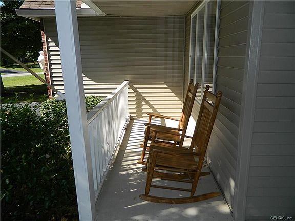 4th image of 34 Oakshire Way
